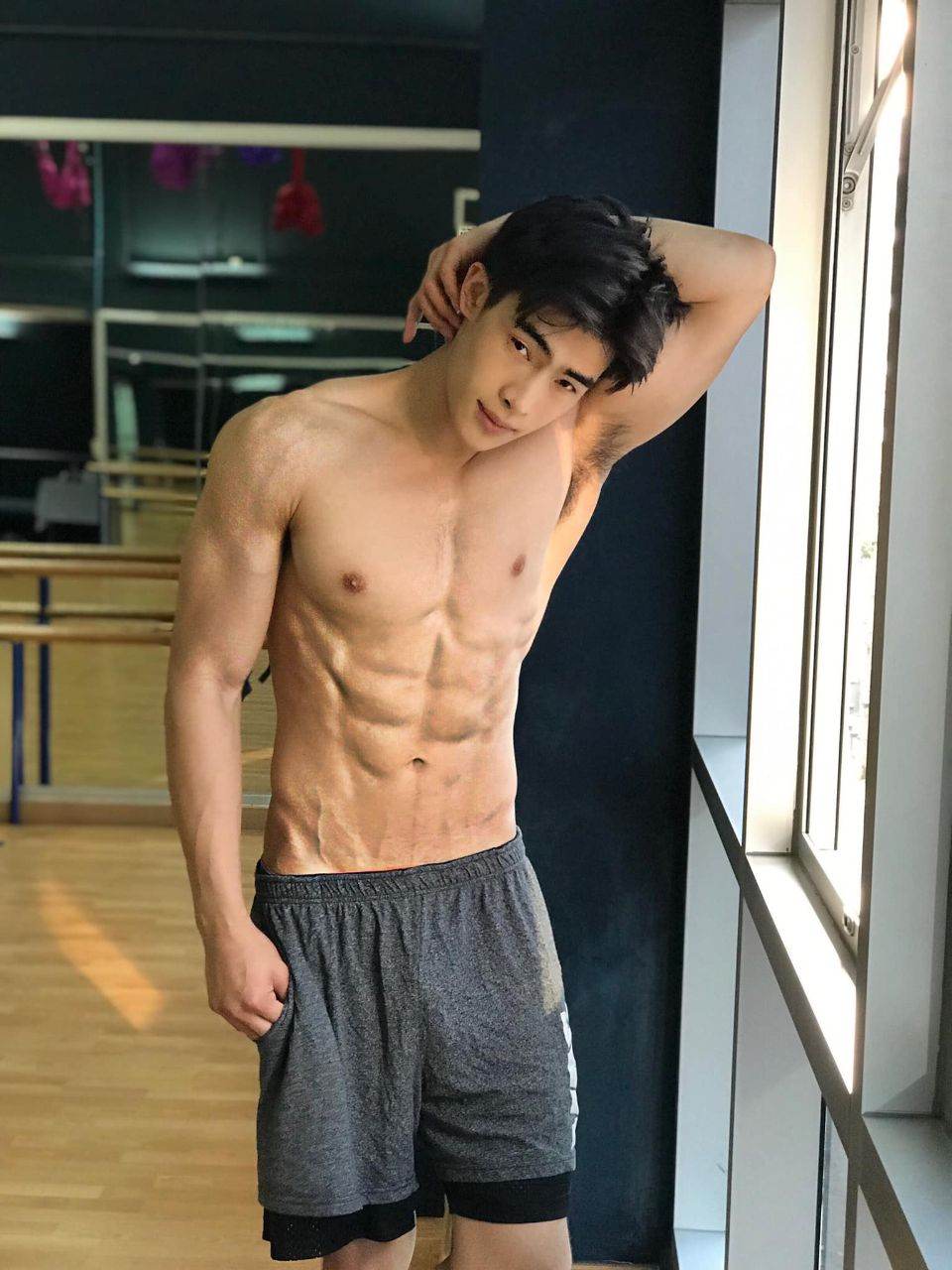 ดูเพลินๆก่อนเดินเข้าห้องน้ำ28
