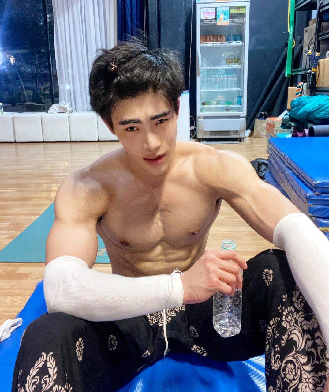ดูเพลินๆก่อนเดินเข้าห้องน้ำ28