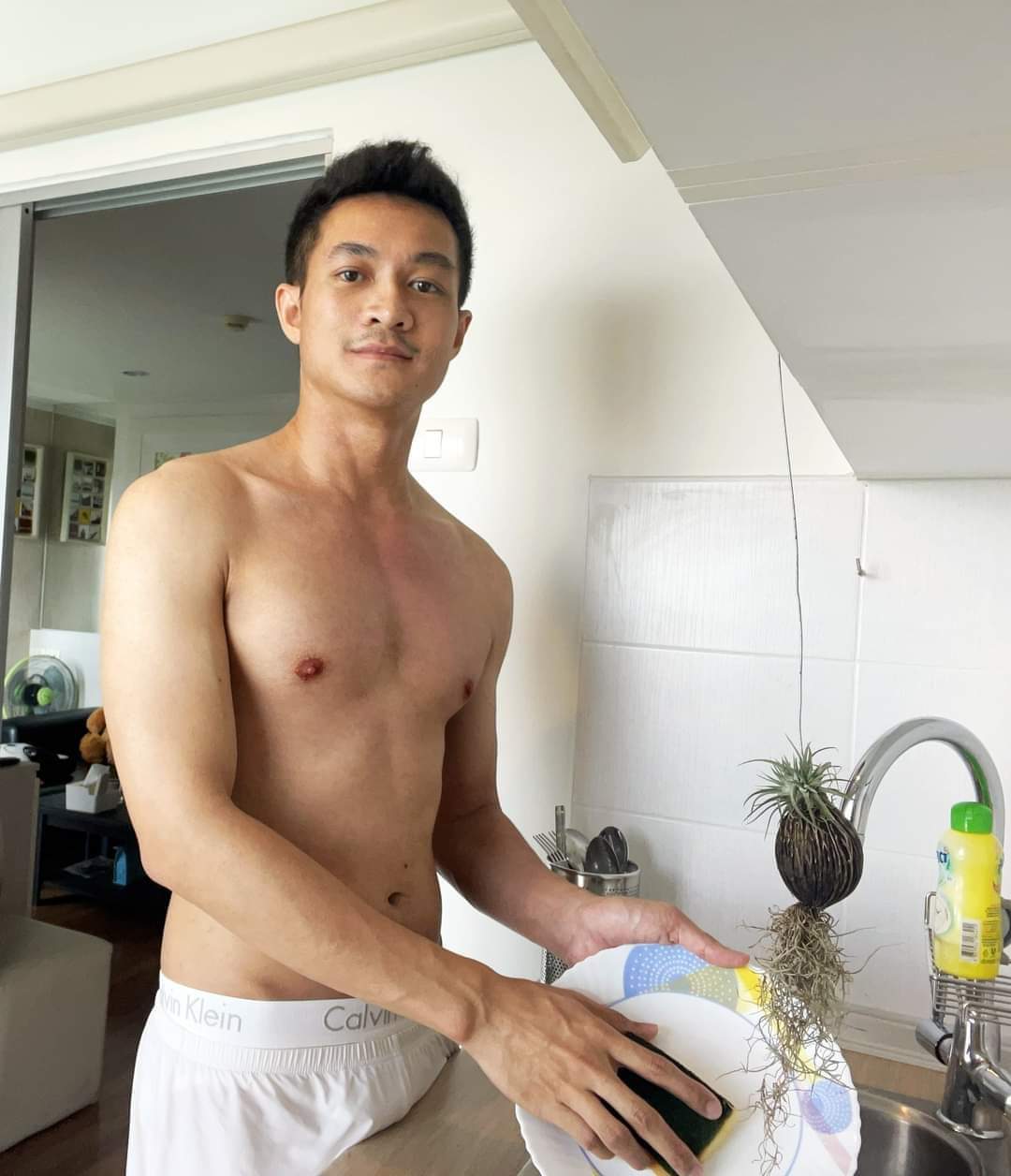 ดูเพลินๆก่อนเดินเข้าห้องน้ำ30