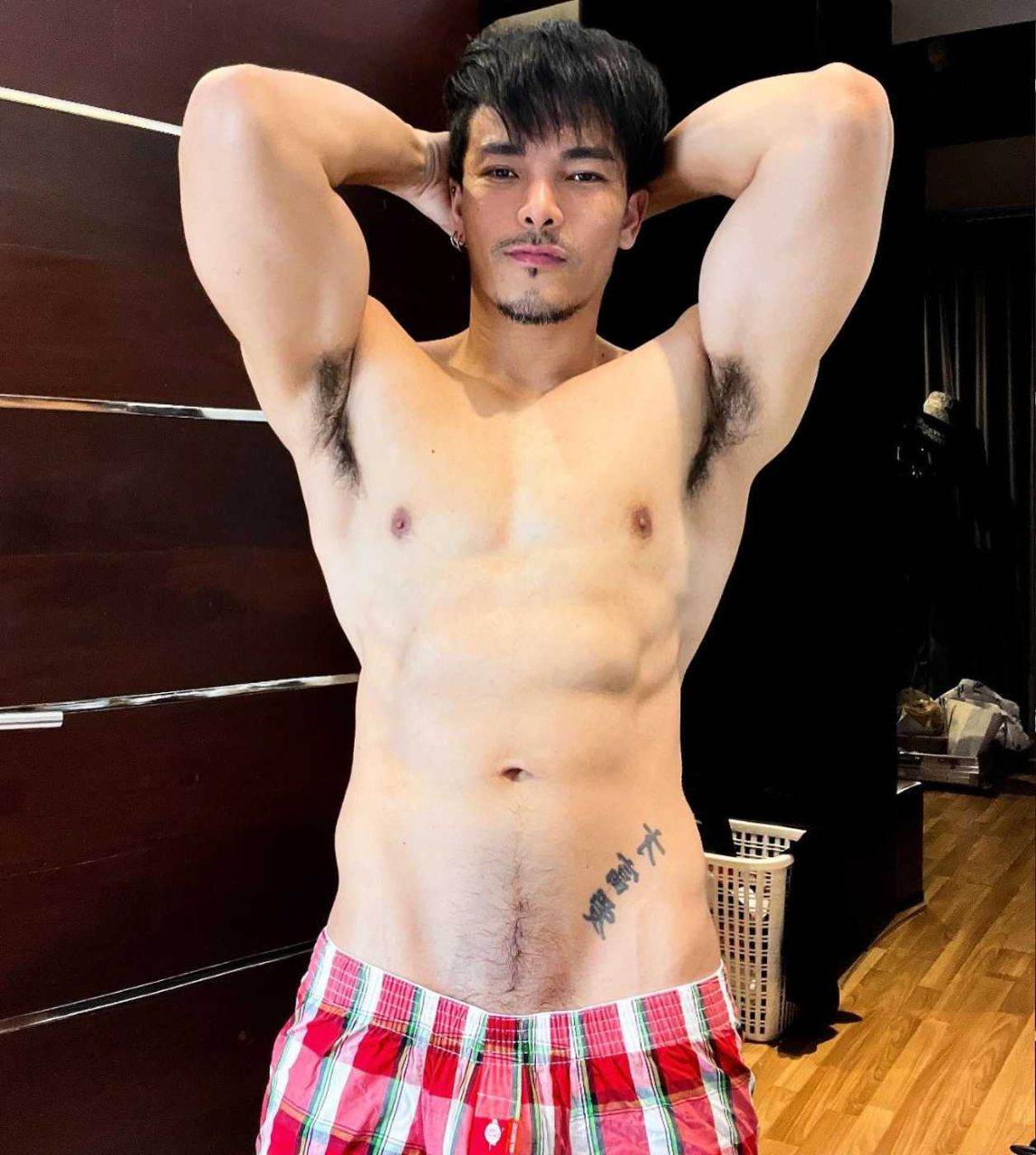 ดูเพลินๆก่อนเดินเข้าห้องน้ำ32