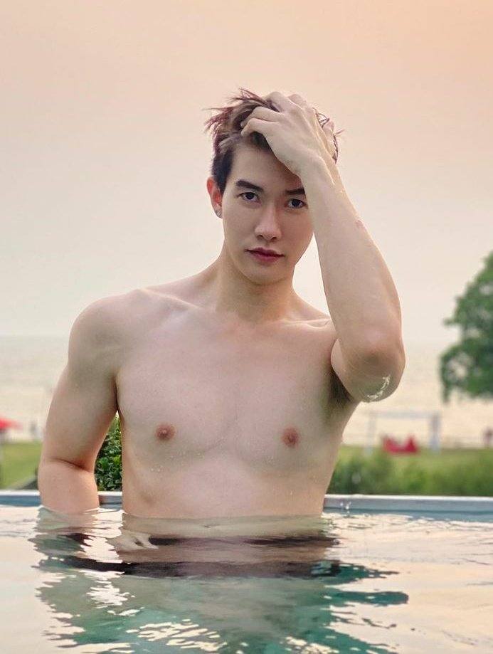 ดูเพลินๆก่อนเดินเข้าห้องน้ำ32