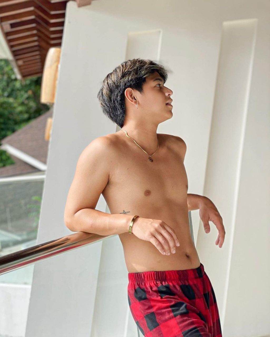 ดูเพลินๆก่อนเดินเข้าห้องน้ำ34