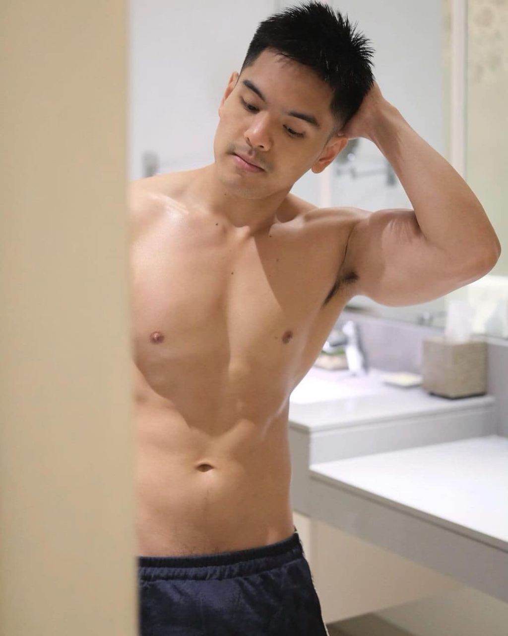 ดูเพลินๆก่อนเดินเข้าห้องน้ำ45