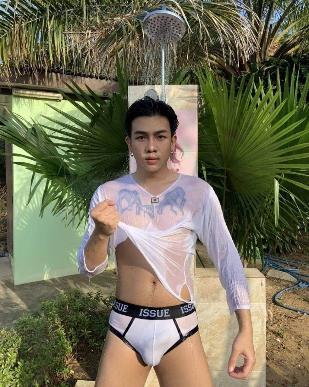 ดูเพลินๆก่อนเดินเข้าห้องน้ำ45
