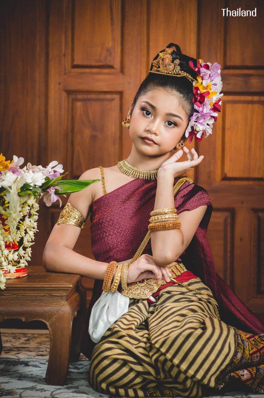 Tai Yuan Ethnic: Lanna Traditional Dress | THAILAND 🇹🇭