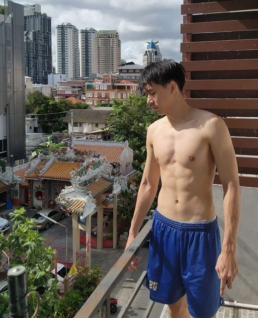 ดูเพลินๆก่อนเดินเข้าห้องน้ำ49