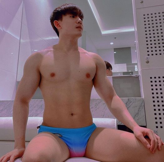ดูเพลินๆก่อนเดินเข้าห้องน้ำ49