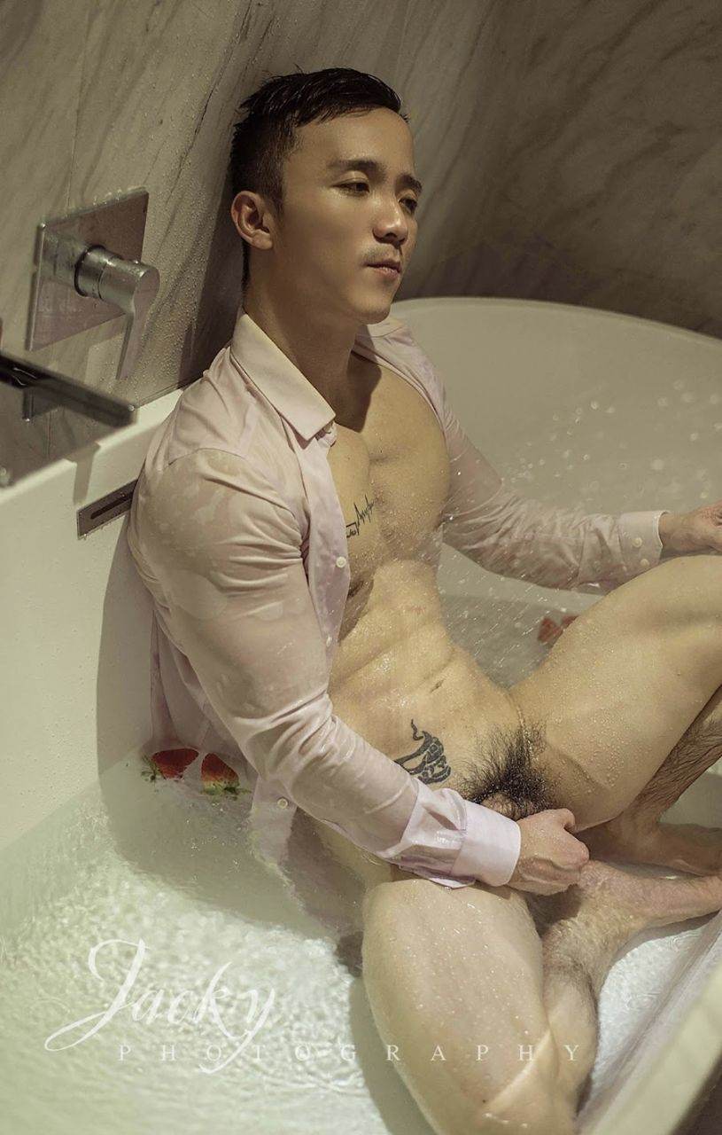 หนุ่มหล่อขึ้นปก 1111.1