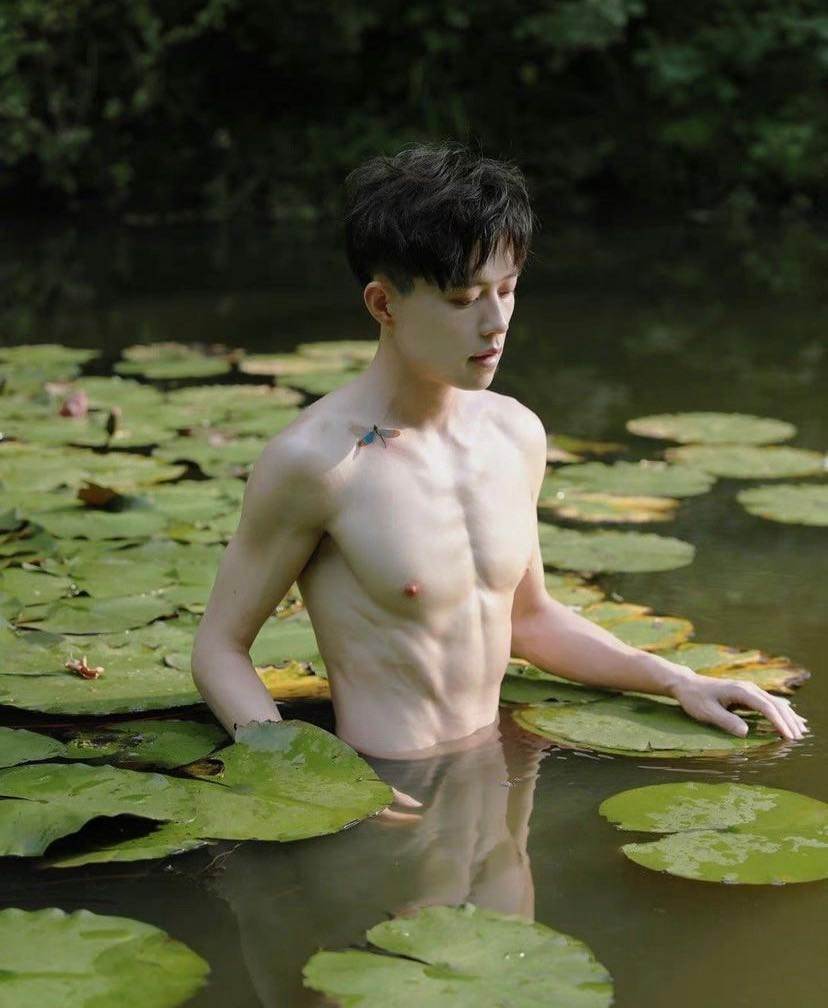 ถอดโชว์เรือนร่าง 2791