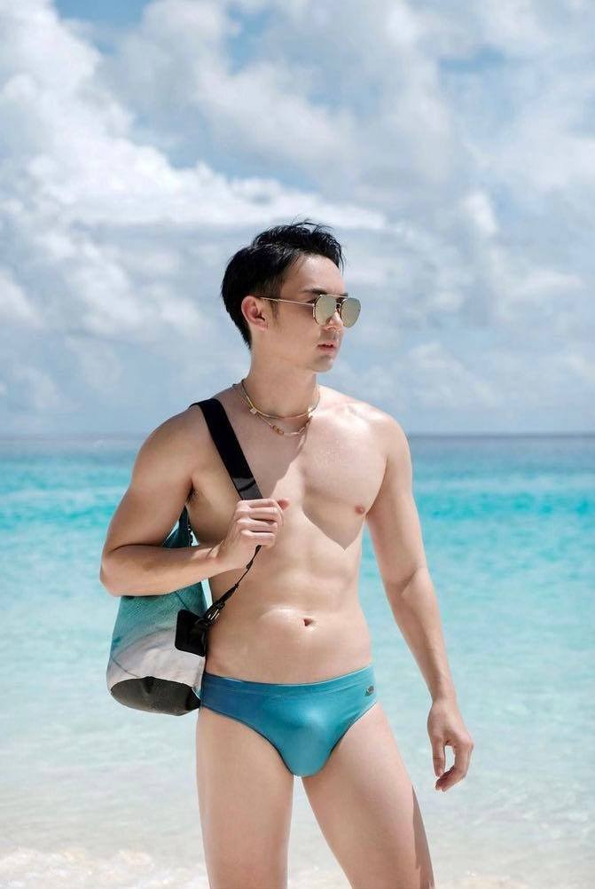 ถอดโชว์เรือนร่าง 2792