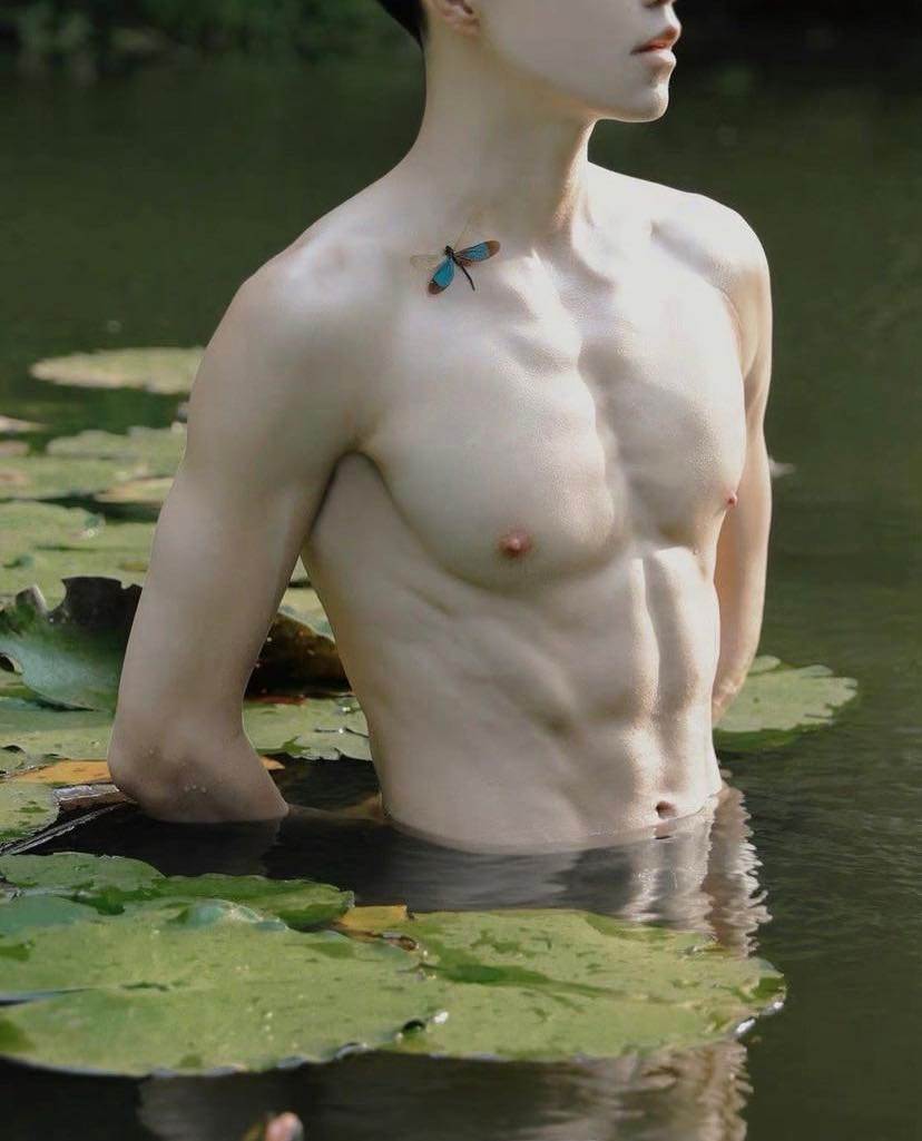 ถอดโชว์เรือนร่าง 2792