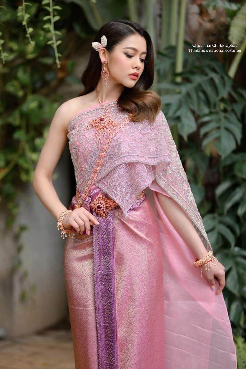 THAI CHAKKRAPHAT DRESS: Thai national costume | THAILAND 🇹🇭
