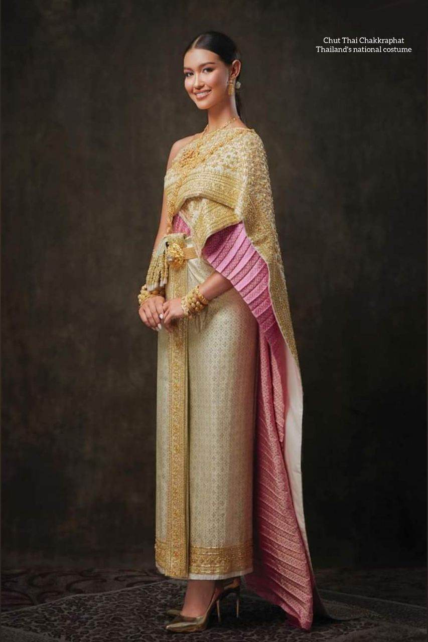 THAI CHAKKRAPHAT DRESS: Thai national costume | THAILAND 🇹🇭