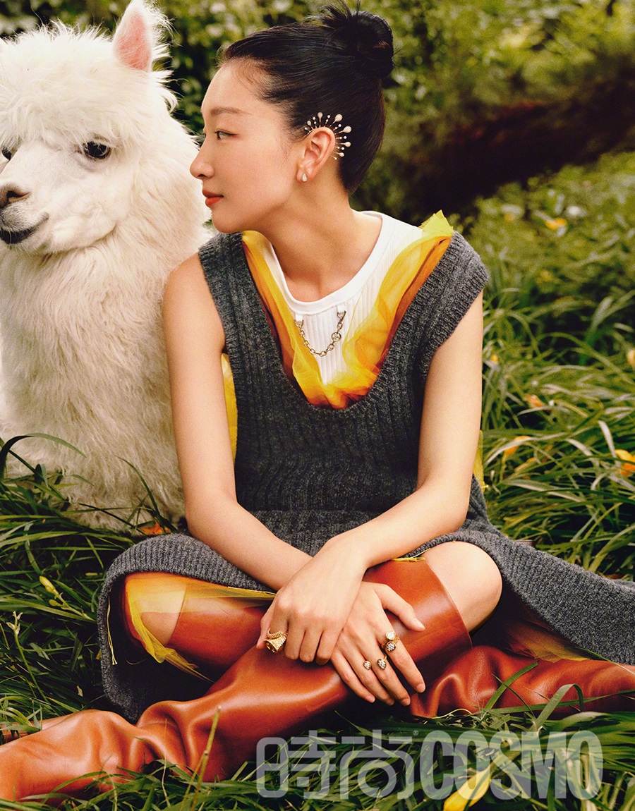 Zhou Dongyu @ Cosmopolitan China August 2022