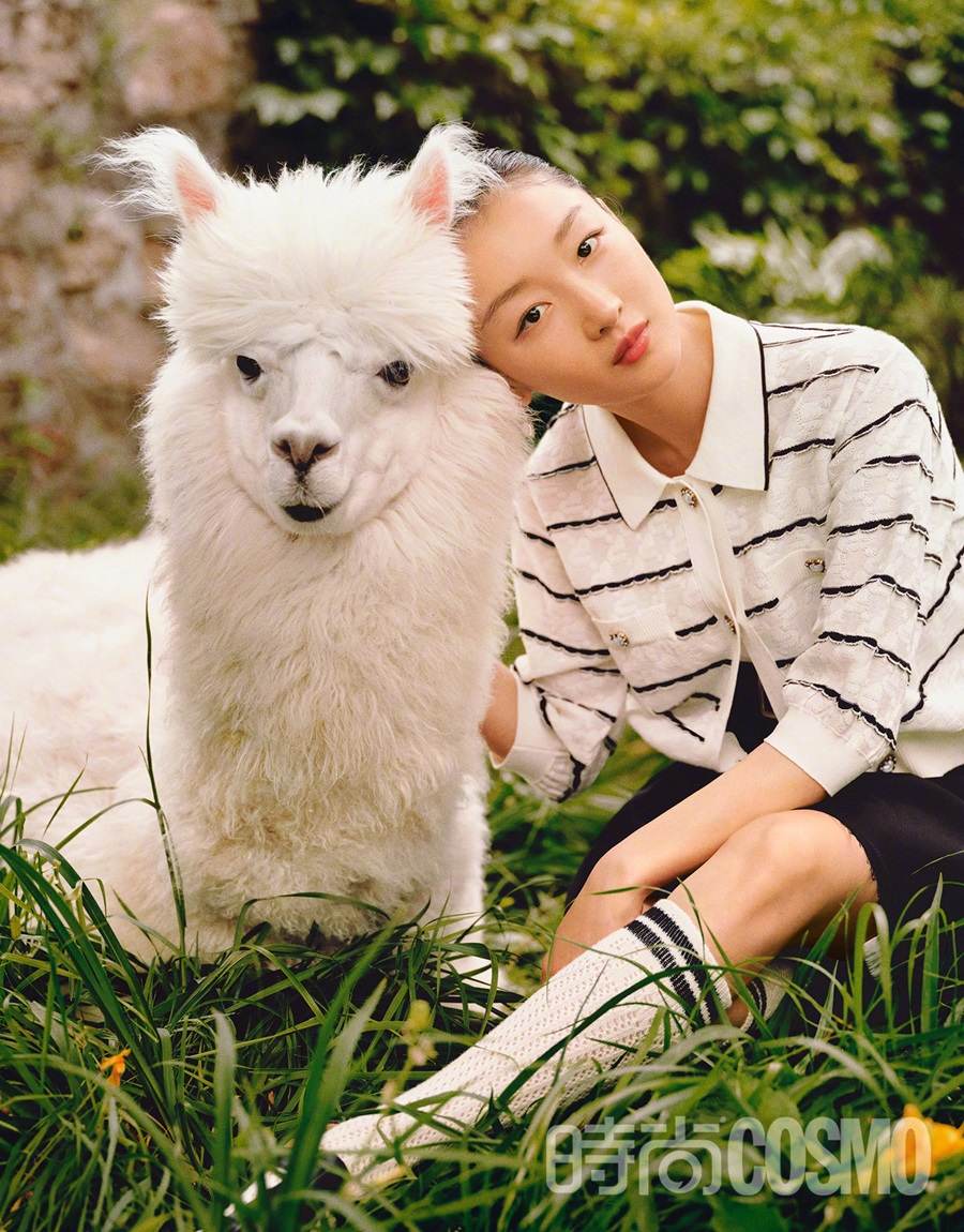 Zhou Dongyu @ Cosmopolitan China August 2022