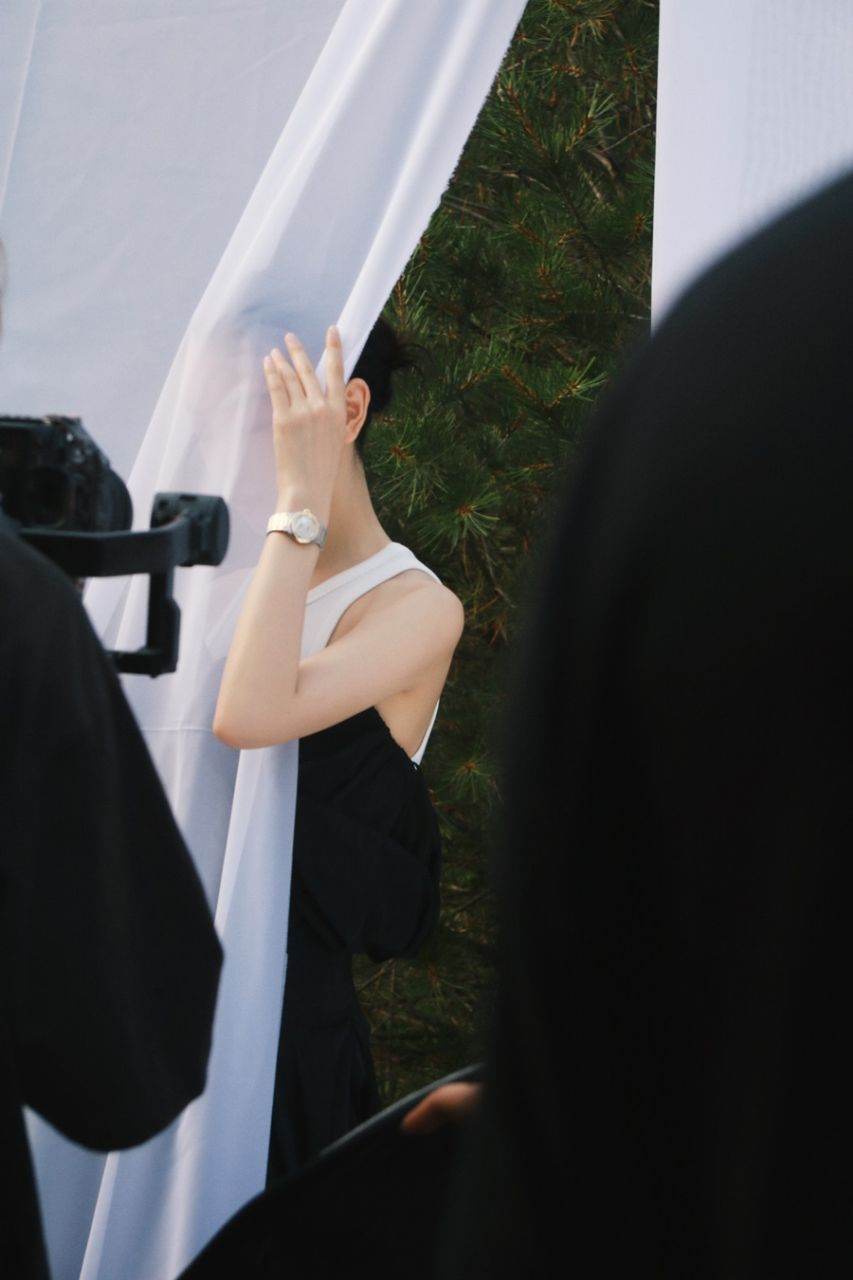 Zhou Dongyu @ Cosmopolitan China August 2022