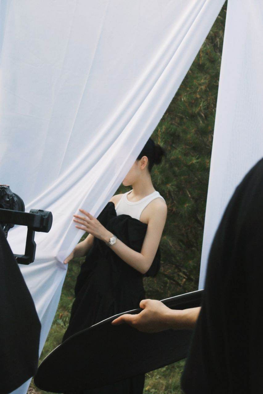 Zhou Dongyu @ Cosmopolitan China August 2022