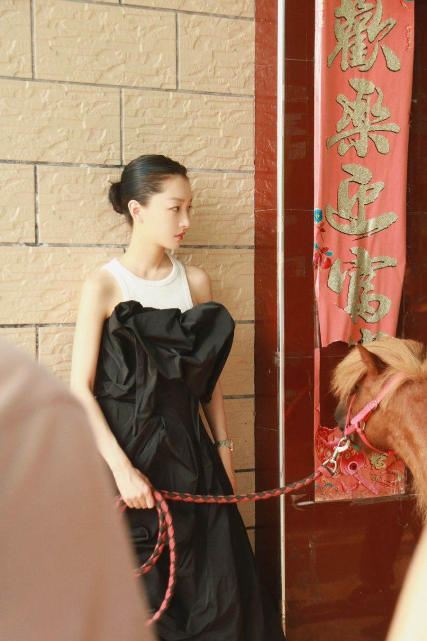 Zhou Dongyu @ Cosmopolitan China August 2022