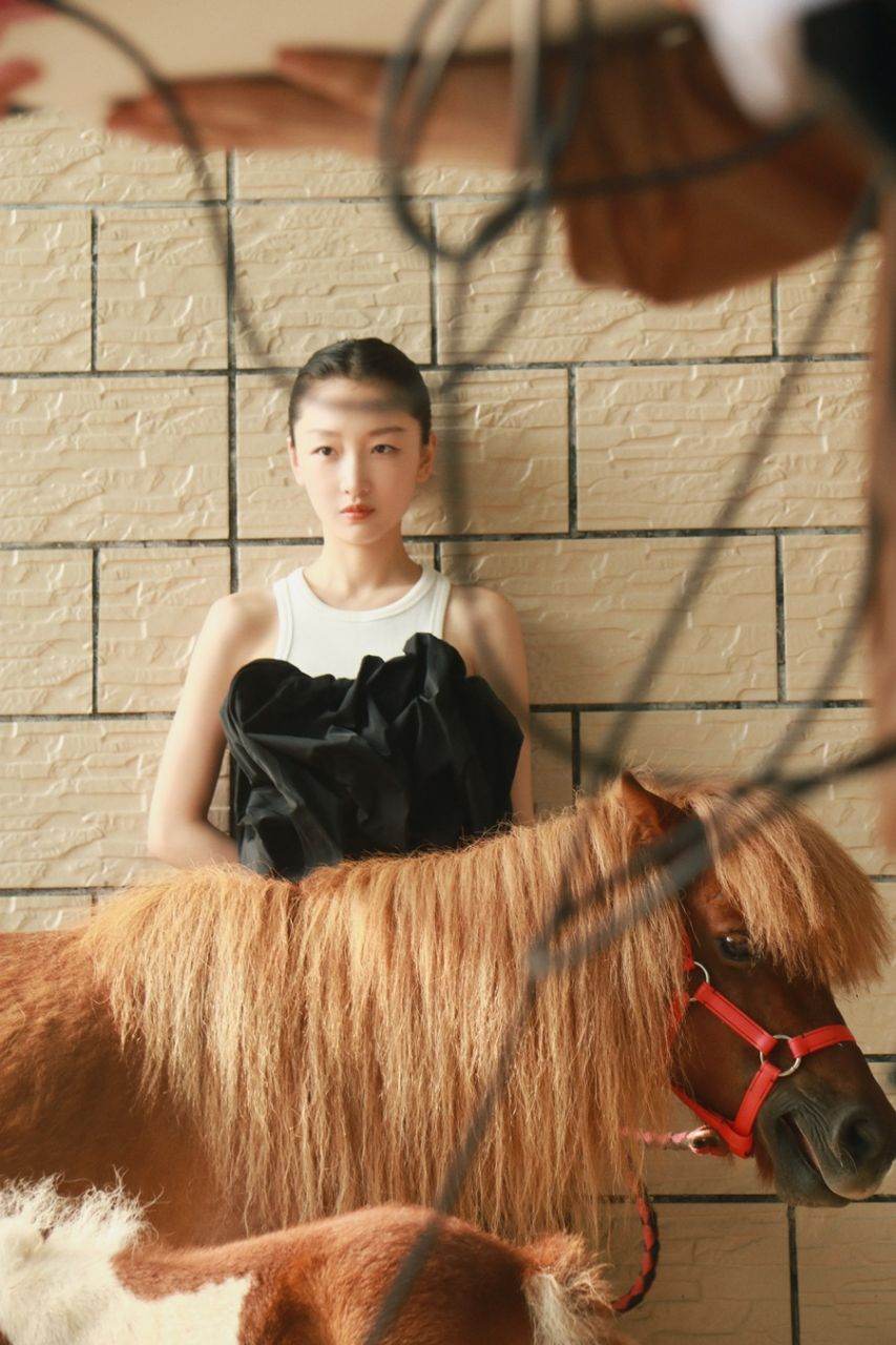 Zhou Dongyu @ Cosmopolitan China August 2022