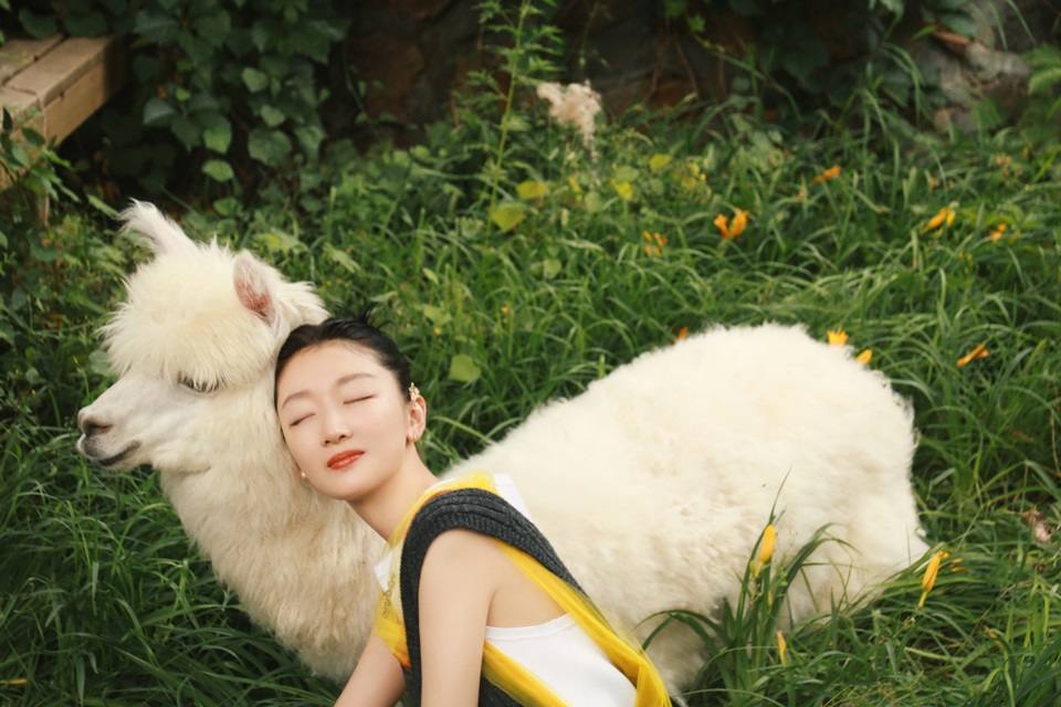 Zhou Dongyu @ Cosmopolitan China August 2022