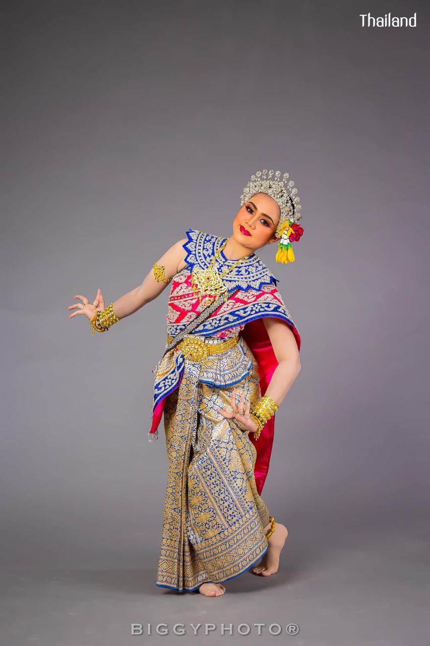 THAI DANCE: นาฏศิลป์ไทย | THAILAND 🇹🇭