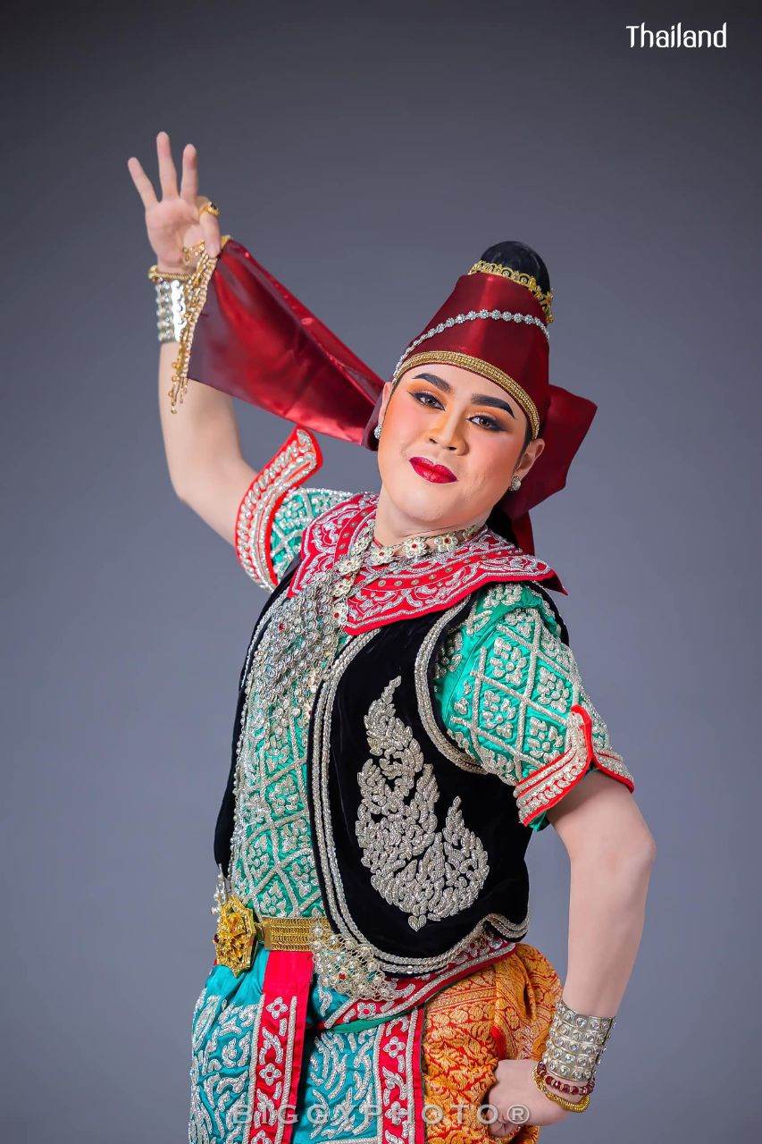 THAI DANCE: นาฏศิลป์ไทย | THAILAND 🇹🇭