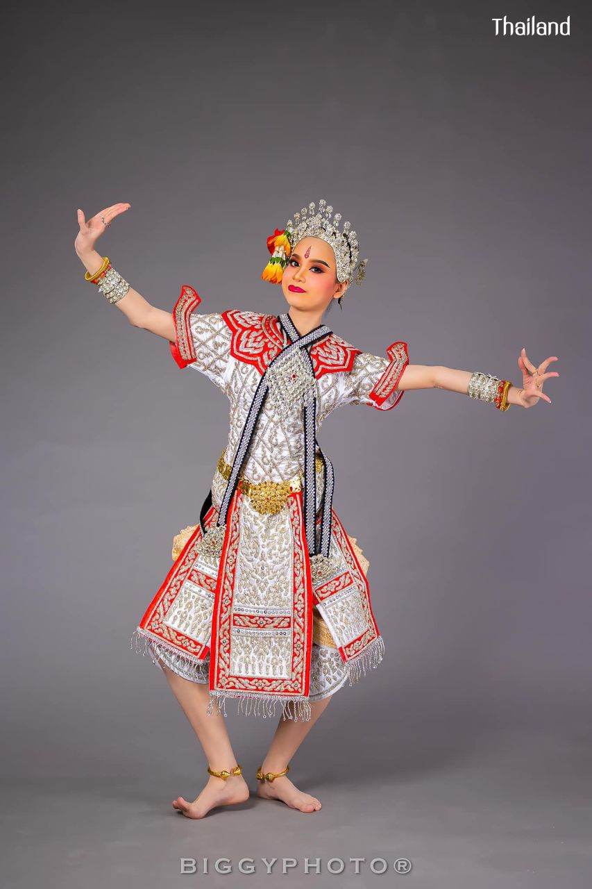 THAI DANCE: นาฏศิลป์ไทย | THAILAND 🇹🇭