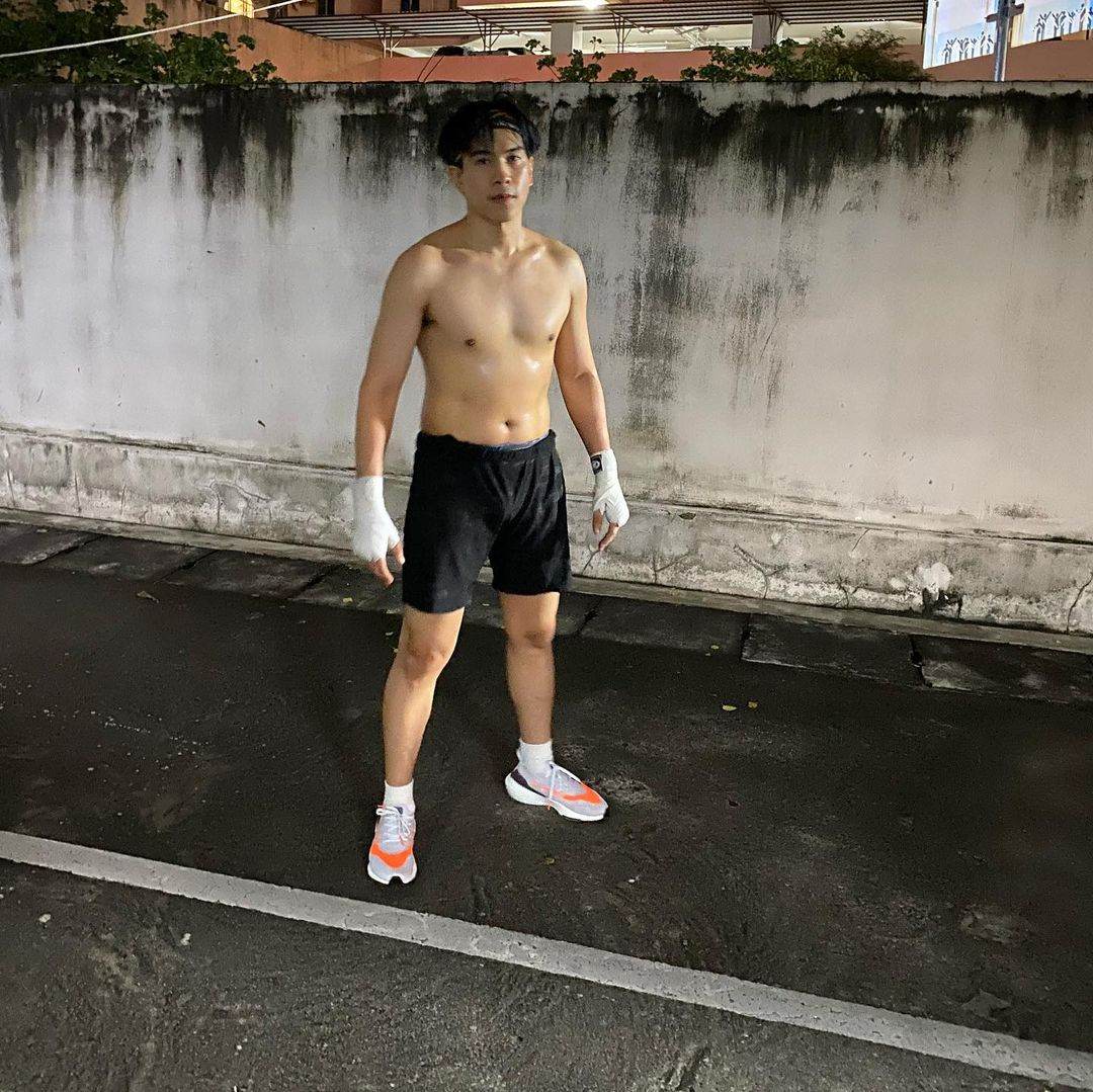 ตามติดไอจีผัวขา
