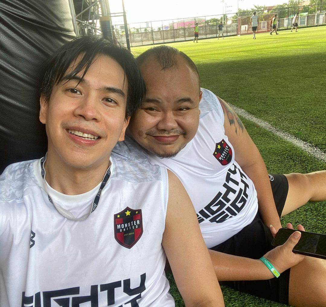 ตามติดไอจีผัวขา