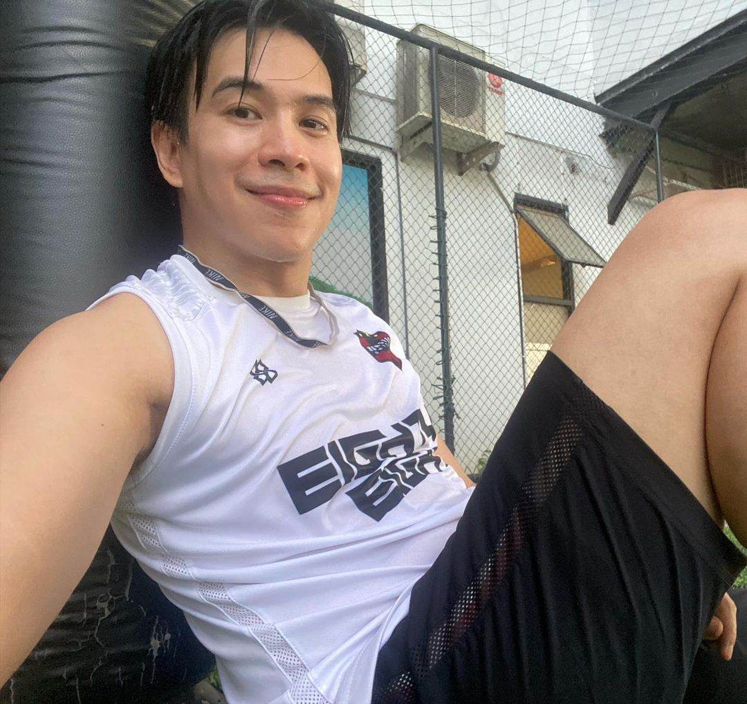 ตามติดไอจีผัวขา