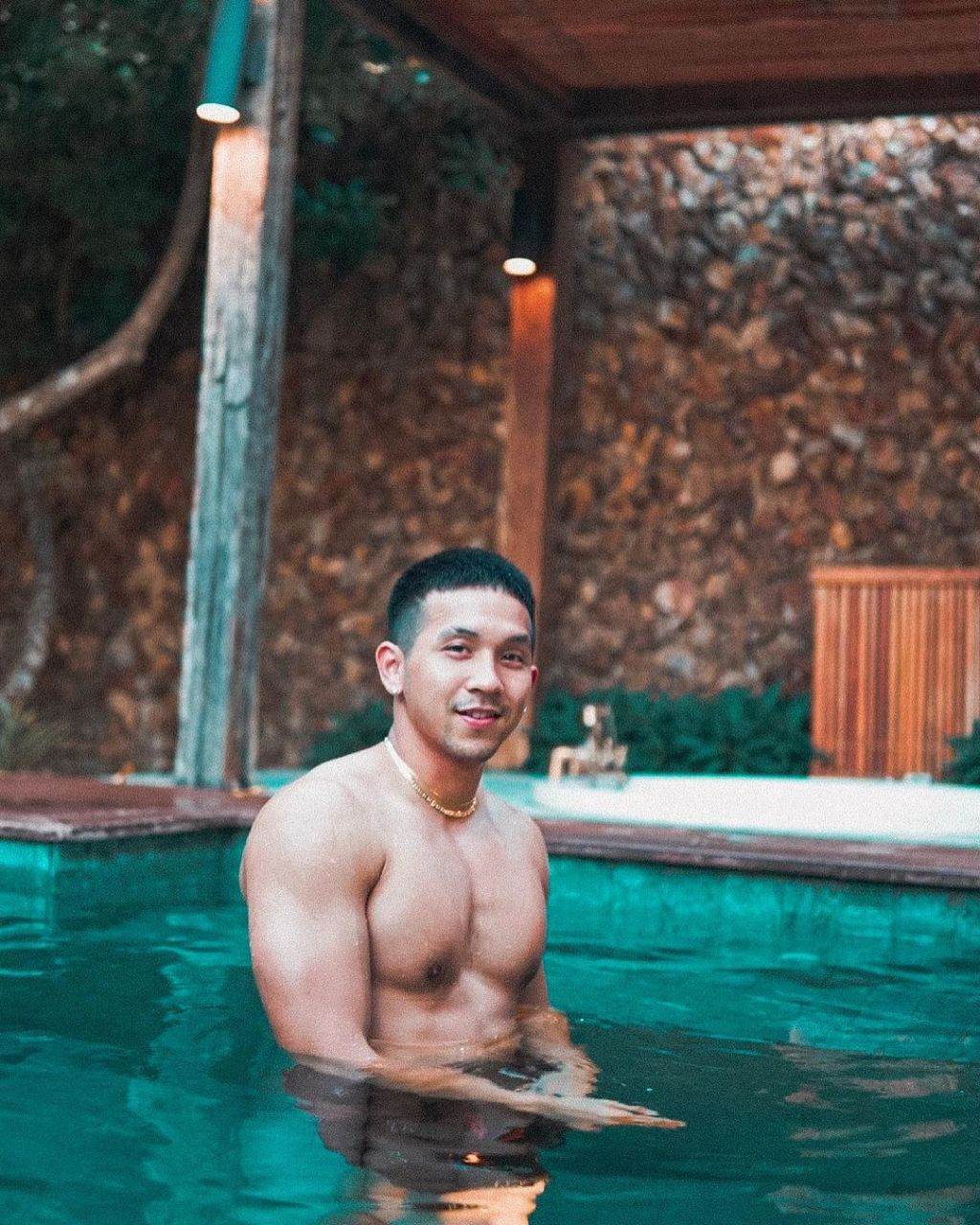 ตามติดไอจีผัวขา