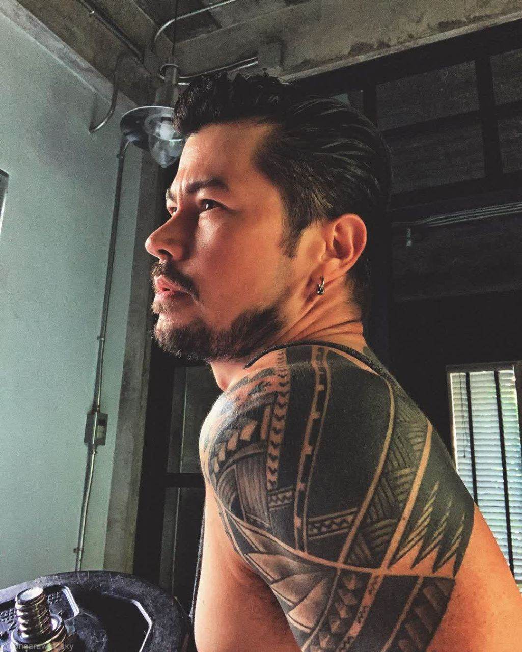 ผัวเขาผุ้บ่าวข่อย
