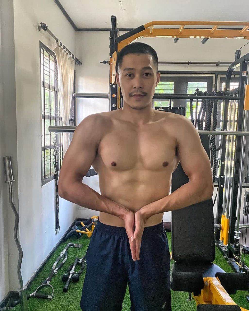 ผุ้หนวด
