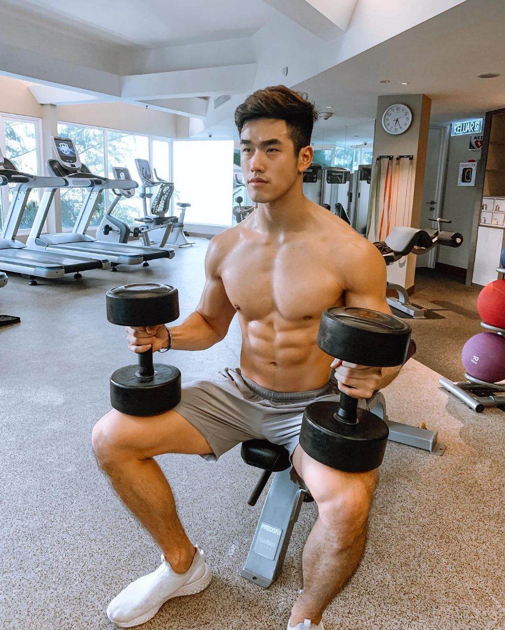 กล้ามน่าฟัด