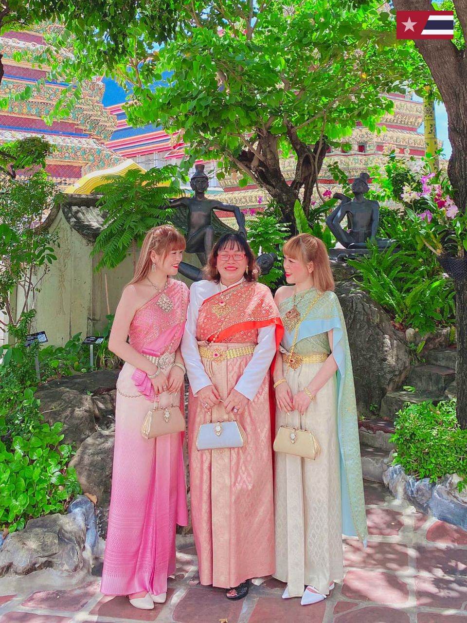 Vietnam Tourist 🇻🇳 and Beautiful Thai Traditional Dress | THAILAND 🇹🇭
