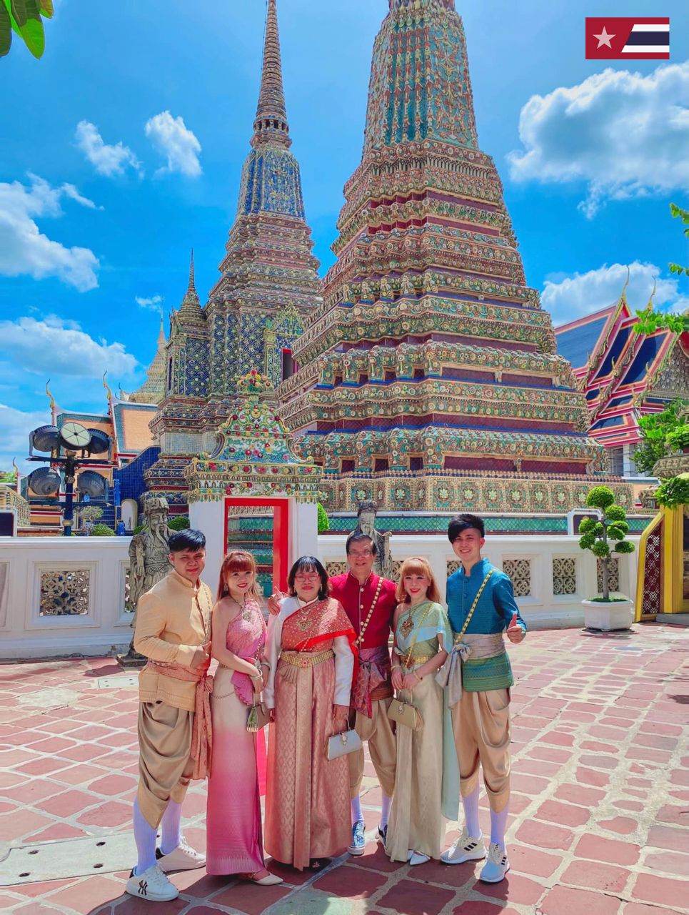 Vietnam Tourist 🇻🇳 and Beautiful Thai Traditional Dress | THAILAND 🇹🇭