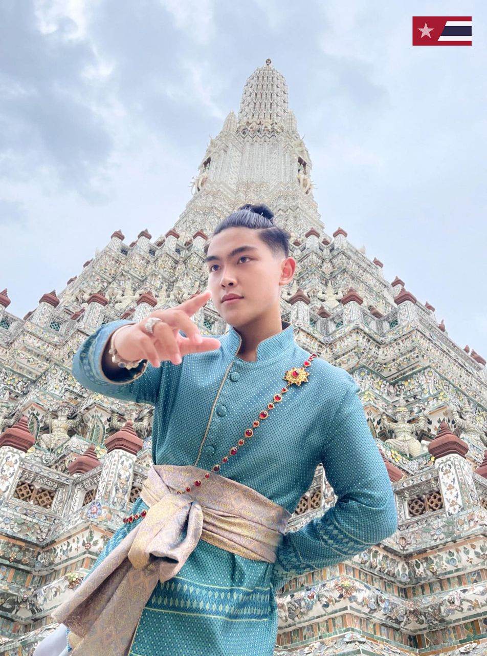 Vietnam Tourist 🇻🇳 and Beautiful Thai Traditional Dress | THAILAND 🇹🇭