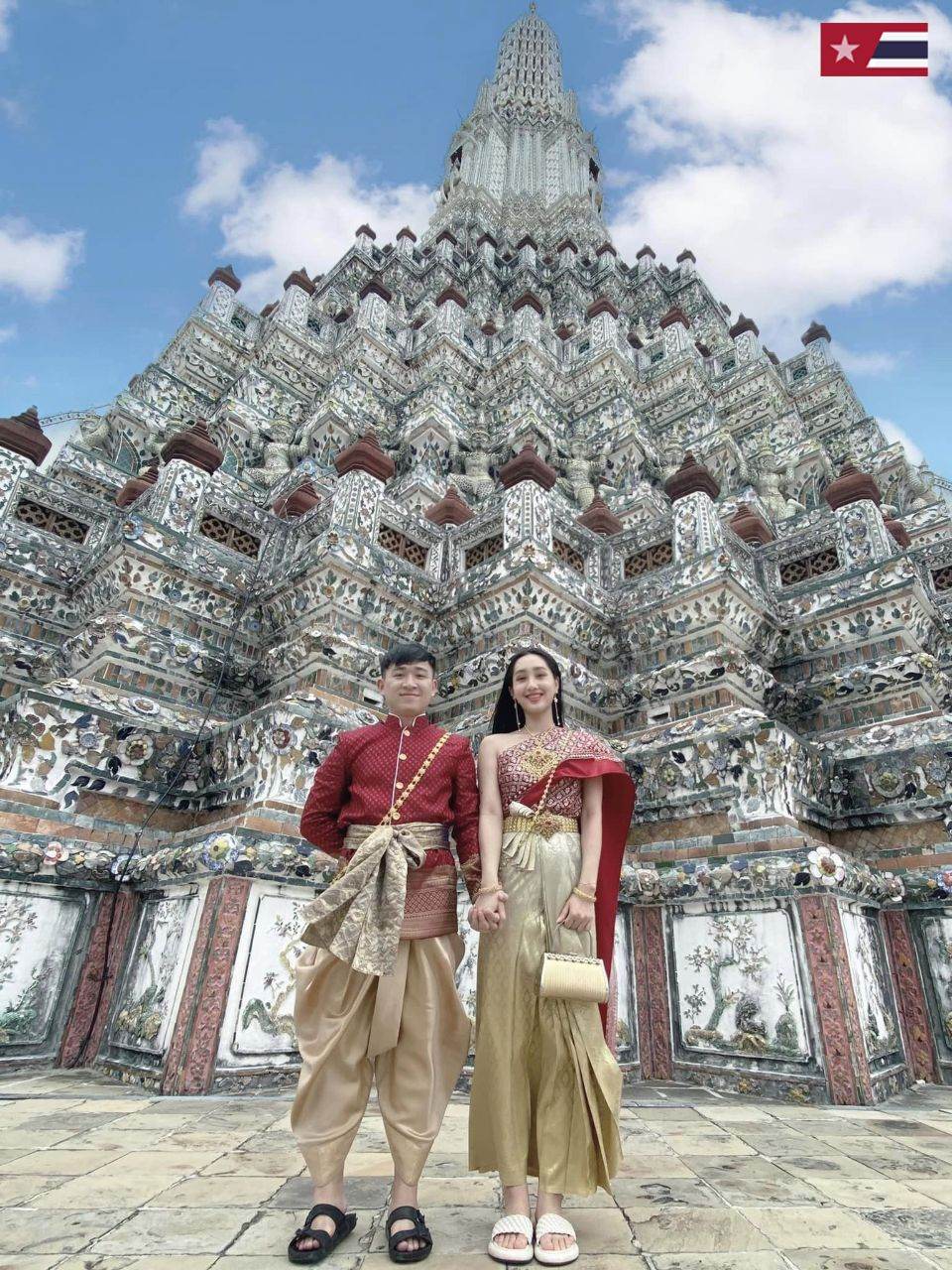 Vietnam Tourist 🇻🇳 and Beautiful Thai Traditional Dress | THAILAND 🇹🇭