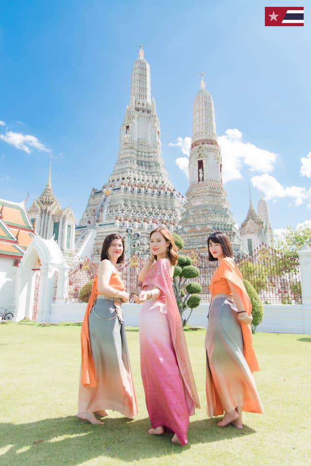 Vietnam Tourist 🇻🇳 and Beautiful Thai Traditional Dress | THAILAND 🇹🇭