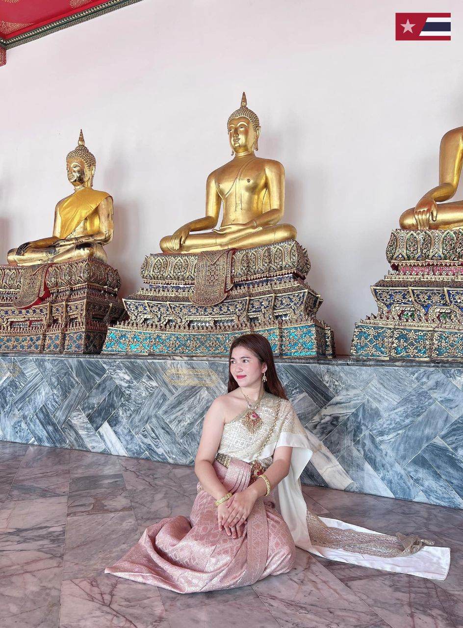 Vietnam Tourist 🇻🇳 and Beautiful Thai Traditional Dress | THAILAND 🇹🇭