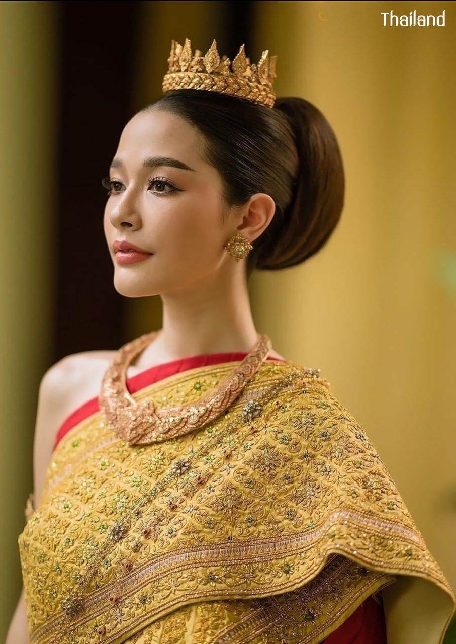 THAI CHAKKRAPHAT DRESS: Thai national costume | THAILAND 🇹🇭