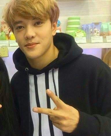 รูปหล่อหลายมุม "Ace Ashmakyn Ninetyone/เอซ ไนน์ตี้วัน" เอซอัชมาคึน-ศิลปินแนวเคป๊อป "Ace Ninety One is the Kz superstar"
