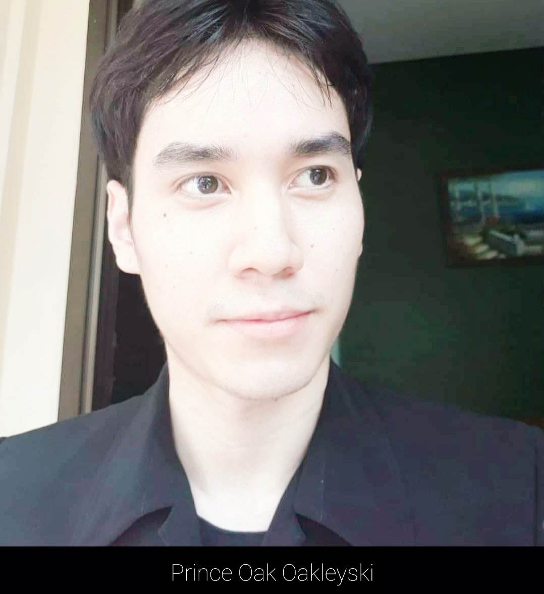 รูปหล่อหลายมุม "Prince Oak Oakleyski/เจ้าชายโอค" เจ้าชายโอ๊ค-ดาราสากล "Prince Oak Oakleyski is the real most handsome movie director and owner"