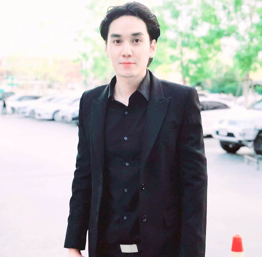 รูปหล่อหลายมุม "Prince Oak Oakleyski/เจ้าชายโอค" เจ้าชายโอ๊ค-ดาราสากล "Prince Oak Oakleyski is the real most handsome movie director and owner"