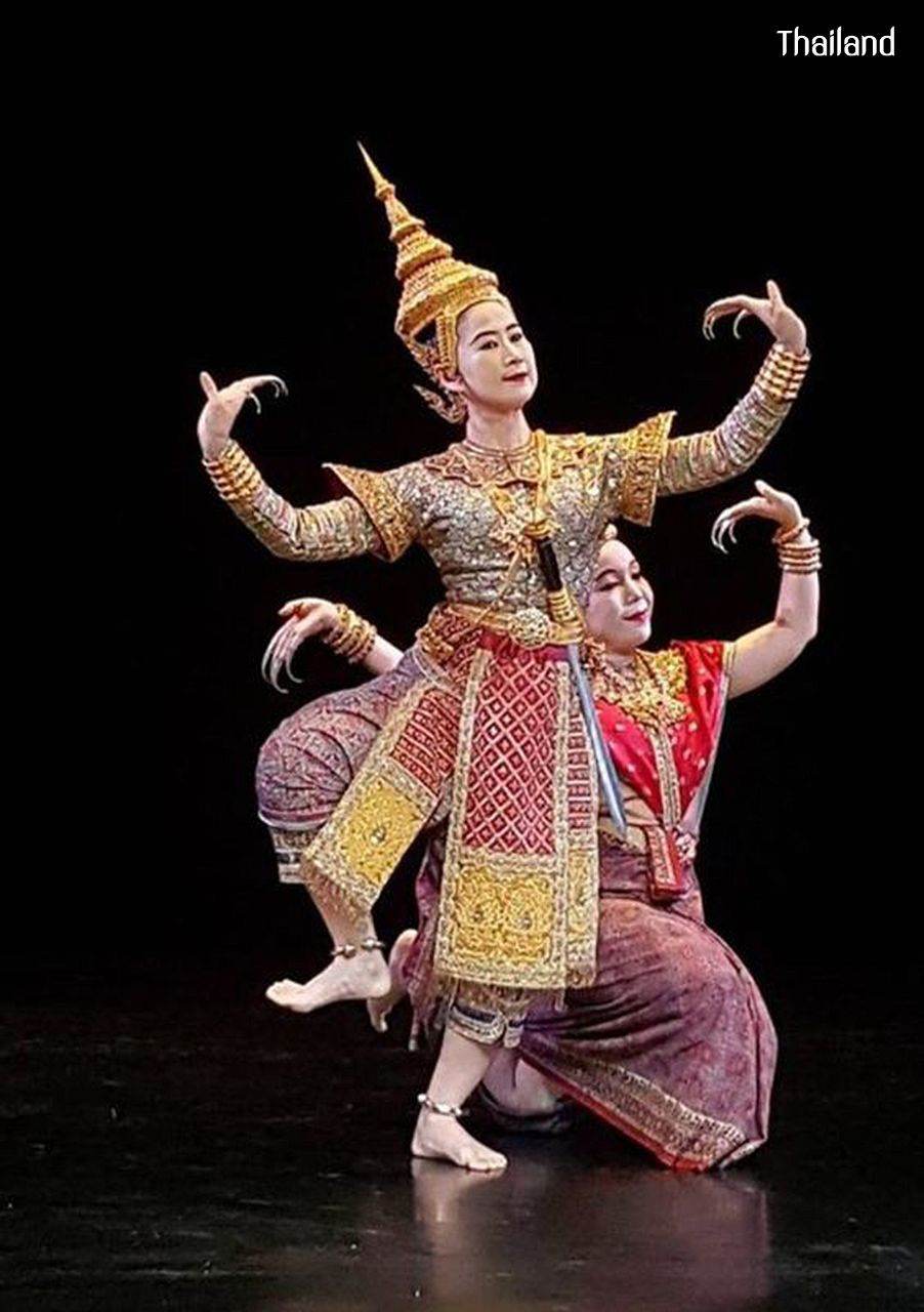 Thai Royal Dance "Phichit Lekha Umsom" | THAILAND 🇹🇭
