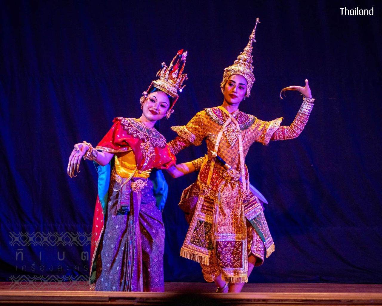 Thai Royal Dance "Phichit Lekha Umsom" | THAILAND 🇹🇭