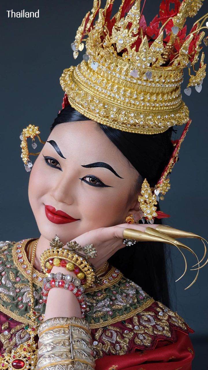 Thai Royal Dance "Phichit Lekha Umsom" | THAILAND 🇹🇭