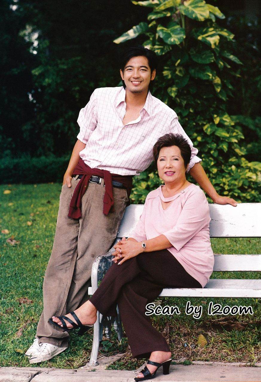 (วันวาน) หนุ่ม ศรราม & คุณแม่มยุรี @ กุลสตรี ปีที่ 35 ฉบับที่ 830 สิงหาคม 2548