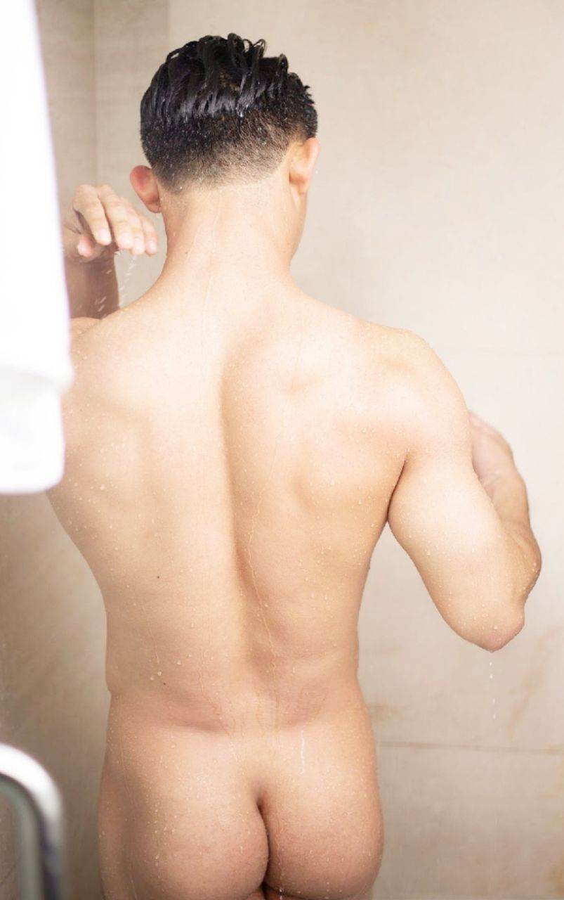 แสบคูณสามบวกเจ็ดยกกำลังสิบ