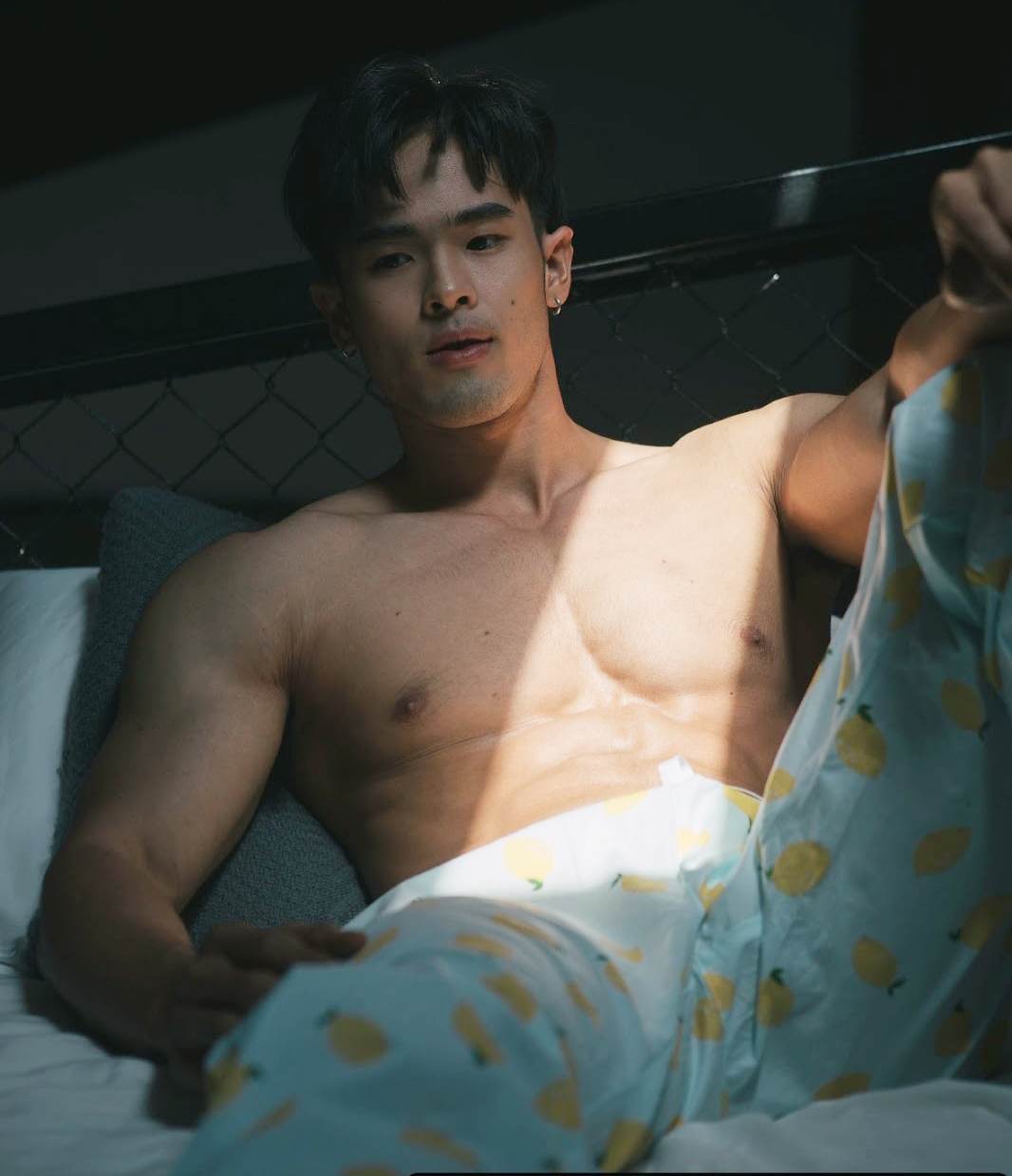 ตกดึกมีเสียงอักๆอึกๆในซอยเปลี่ยว
